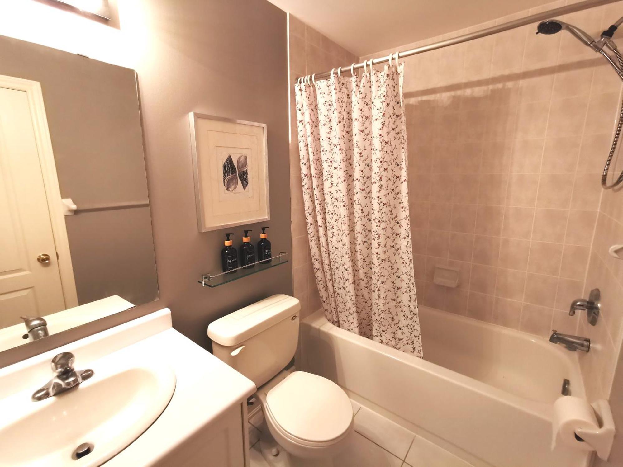 4 Bedroom 3 Washroom Charming Home In Markham With Warm Cozy Vibe Ngoại thất bức ảnh