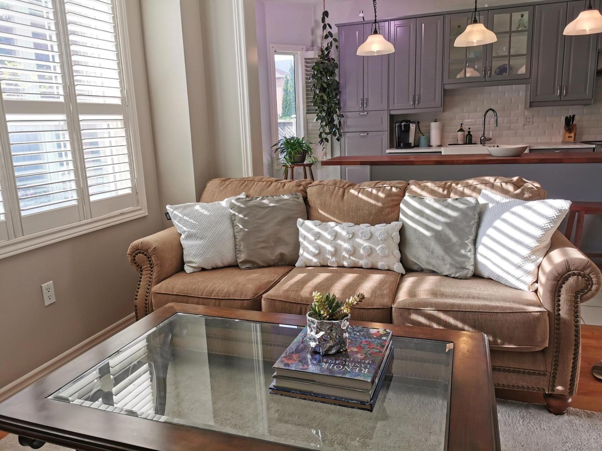 4 Bedroom 3 Washroom Charming Home In Markham With Warm Cozy Vibe Ngoại thất bức ảnh